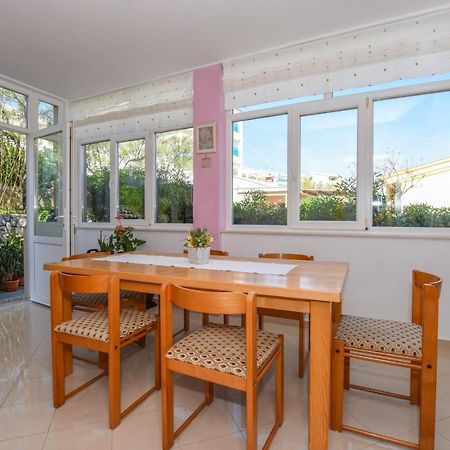 Apartmani Marija Ljubica Паг Екстериор снимка