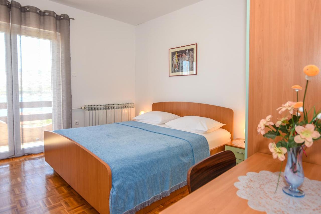 Apartmani Marija Ljubica Паг Екстериор снимка