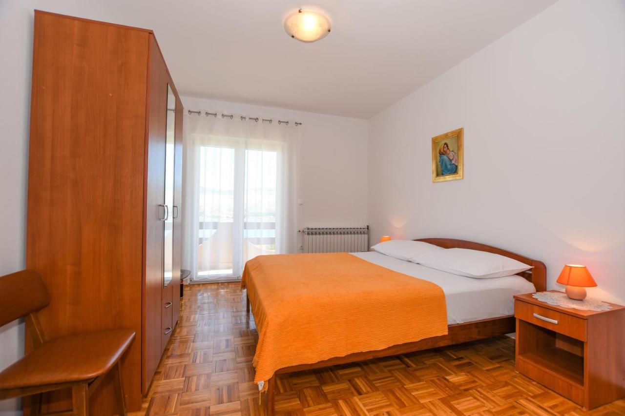 Apartmani Marija Ljubica Паг Екстериор снимка