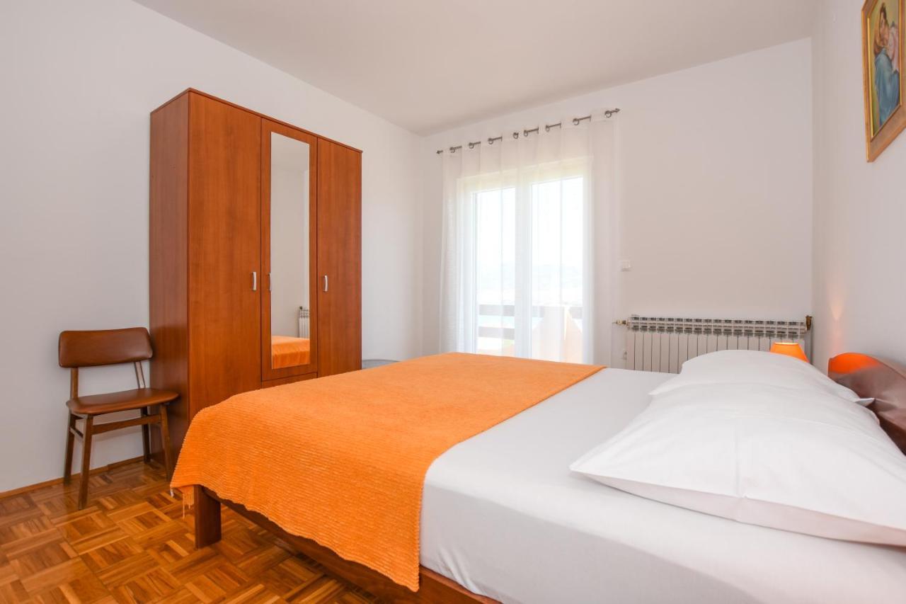Apartmani Marija Ljubica Паг Екстериор снимка