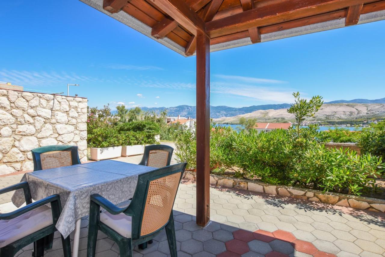 Apartmani Marija Ljubica Паг Екстериор снимка