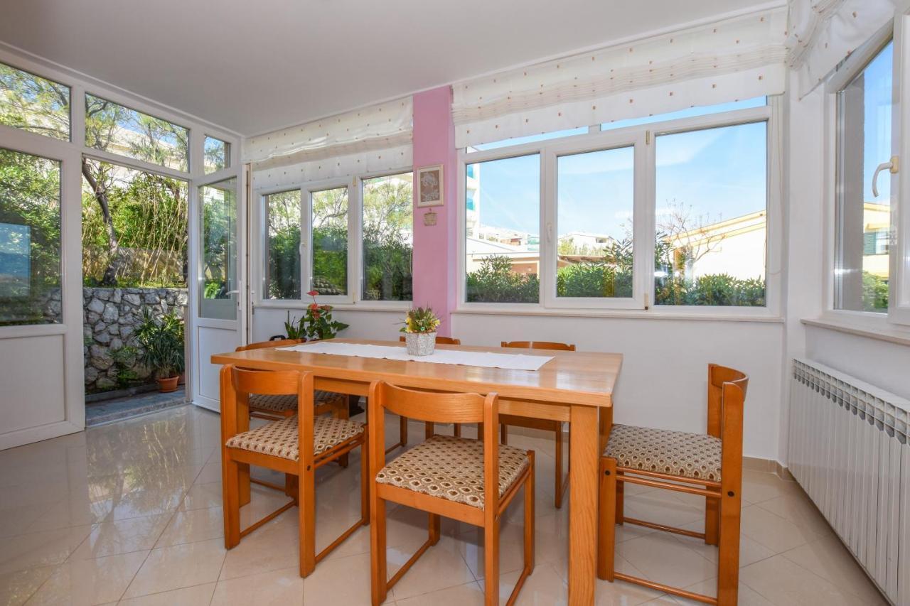 Apartmani Marija Ljubica Паг Екстериор снимка