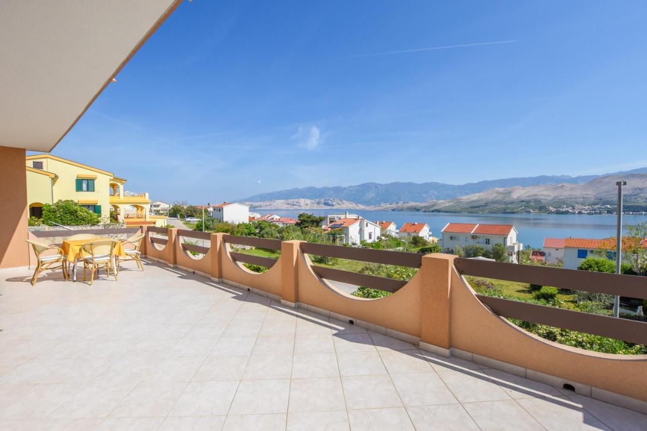 Apartmani Marija Ljubica Паг Екстериор снимка